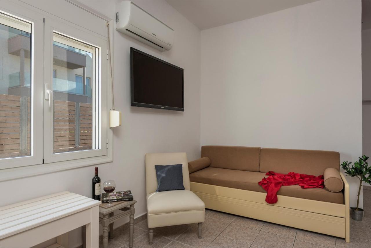 Wave Rooms Maleme Esterno foto